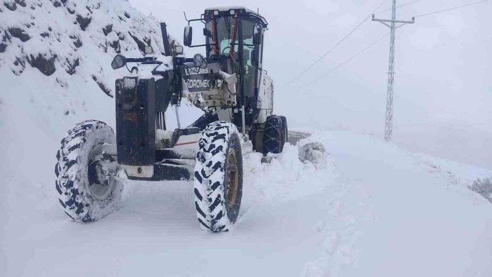 Elazığ’da 5 Köy Yolu Ulaşıma Kapandı