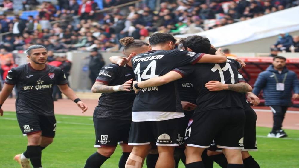 TFF 2. Lig: Mersin İdmanyurdu Futbol A.Ş.: 2 - Elazığspor: 3
