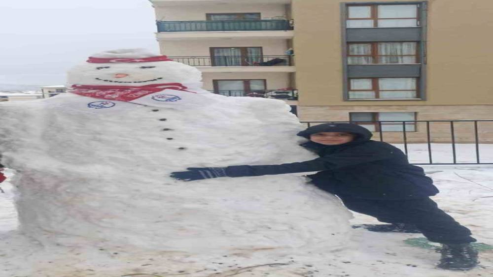 Elazığ’da  Kardan Adamlar Yerlerini Aldı