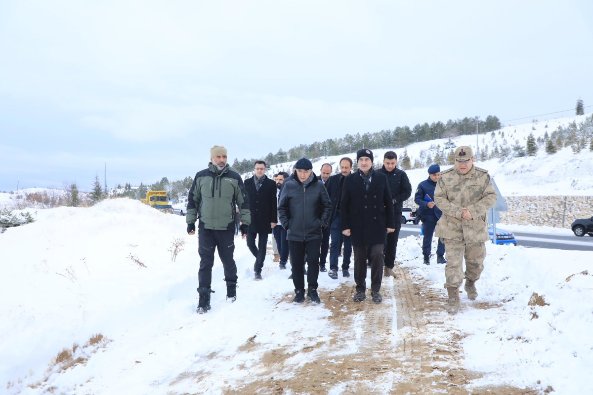 Elazığ Valisi Hatipoğlu, Karla Mücadele Çalışmalarını Yerinde İnceledi