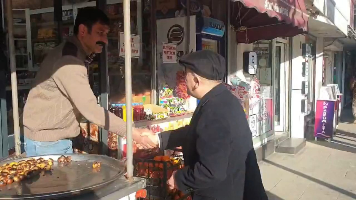 Elazığ Valisi Numan Hatipoğlu, Vatandaşlarla Bir Araya Gelerek İhtiyaçları Dinledi