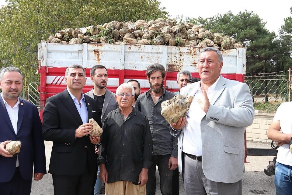 Gürsel Erol Şeker Pancarı Üreticilerinin Sorunlarını Gündeme Taşıdı